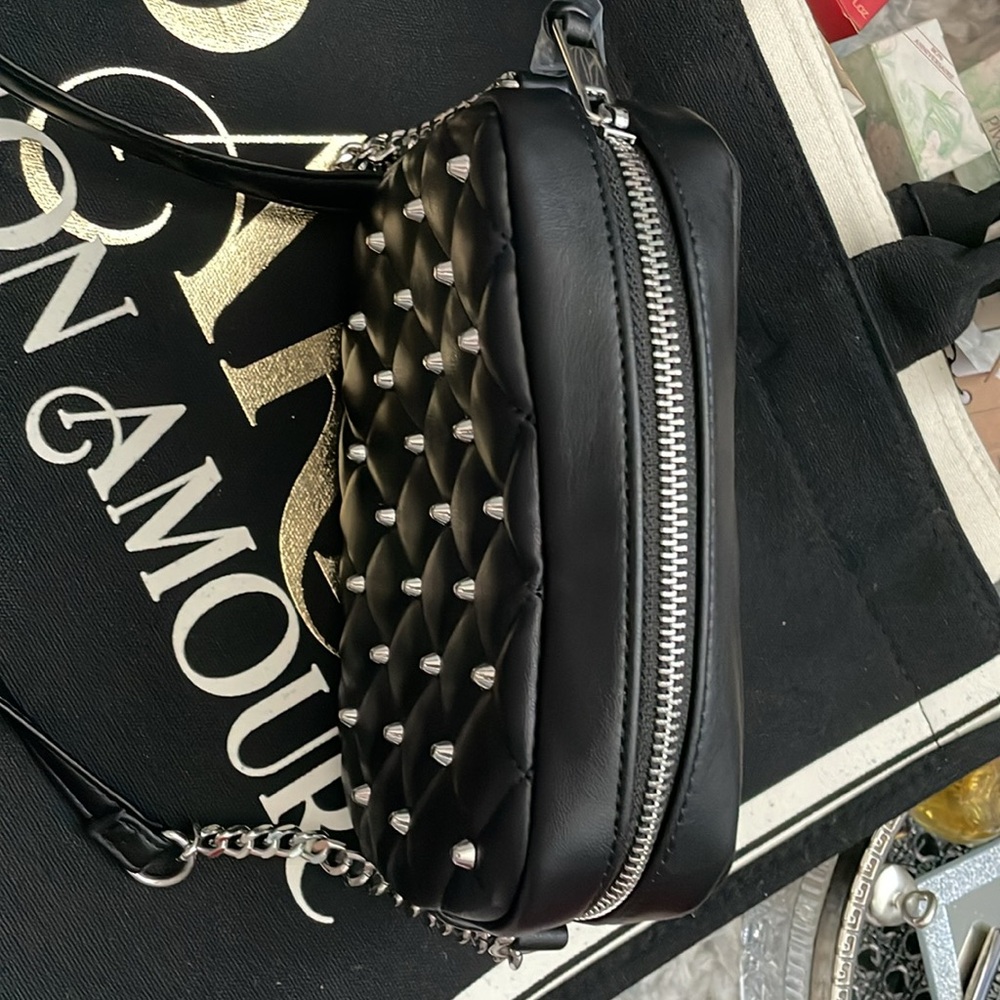 @Zambaka✨Rebecca Minkoff Black Quilted Silver Studded Crossbody Bag✨NWT - Picture 4 of 9